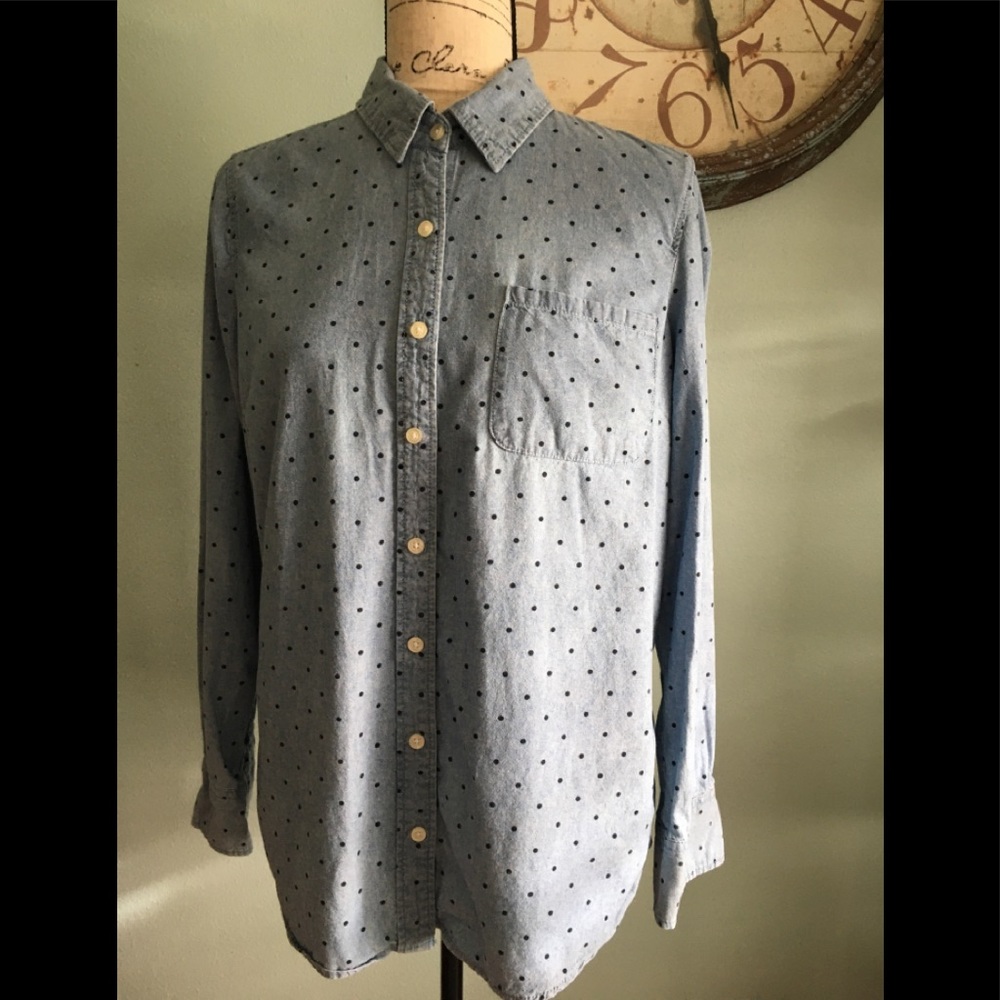 100%Cotton Women’s size Medium Shirt Kim Rogers